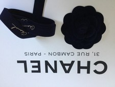 Textile Chanel Samt Camelia, mitternachtsblau, 7cm groß & 80cm Chanel Samtband