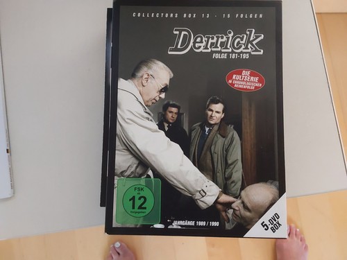 Derrick collectors box - collectors,