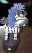 LEGLER SMALL FOOT ZEBRA AFRIKA DRÜCKFIGUR HANDDRÜCKSPIEL HOLZ HANDARBEIT WOOD 1A