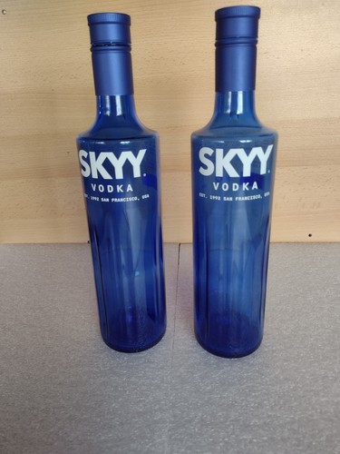 Leere skyy vodka flaschen - skyy,