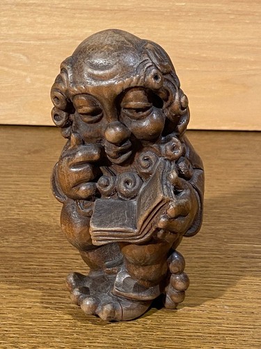 Holzfigur zwerg mit buch höhe - buch,