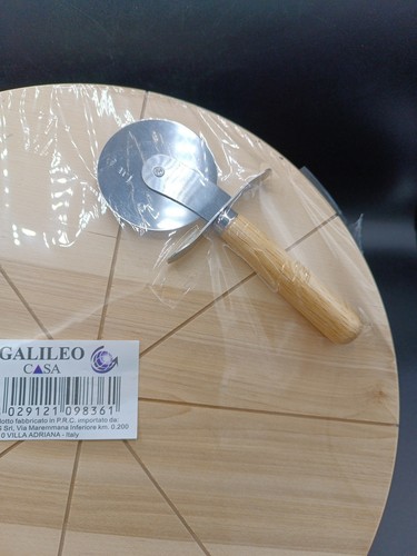 Pizzaschneidebrett aus holz - aus,
