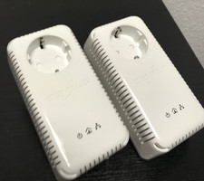 2 Stück Devolo dLAN 200 AV plus- MT:2356  Powerline Netzwerkadapter m. Steckdose