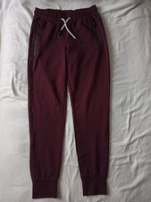 Bordeaux Rote Hose Für Den