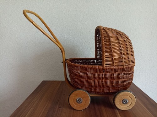 Vintage puppenwagen aus weide - vintage,