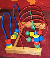 Bunte Motorikschleife von IKEA