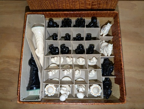 Vintage schachfiguren homas - schachfiguren,
