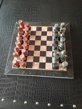 Schachspiel - Figuren aus