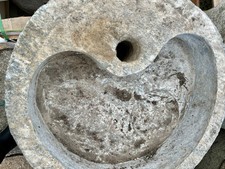 Mühlstein Pflanzstein Mahlstein Naturstein Pflanztrog  Blumentopf Unikat yinyang