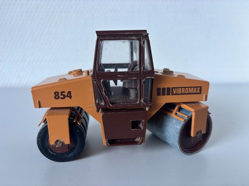 Vibromax 854