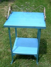 Beistell / Blumen / Dekotisch  mit schöner verzierung