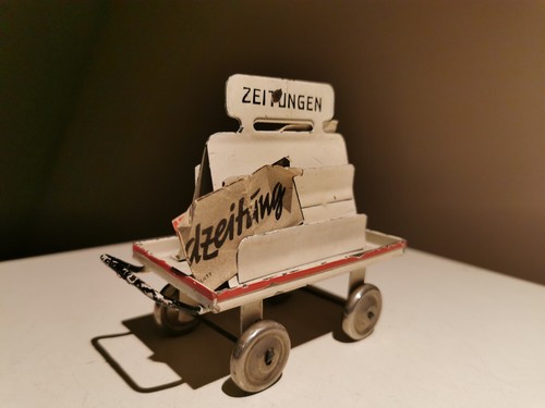Kibri wagen mit zeitungen - ,