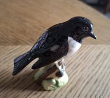 Porzellan Figur Vogel/ Schwarzkehlchen