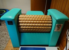 elektrische Massagerolle mit 2 Hockern