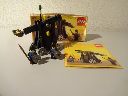 Lego 6030 catapult - lego,