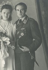 Postkarte, AK, Offizier mit vielen Orden und Ehrendolch Paradedolch Niesky (106)