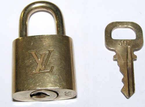 Louis vuitton schloss padlock - louis,