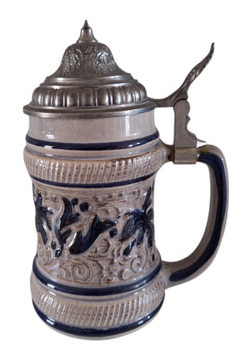 Bierkrug mit zinndeckel - bierkrug,