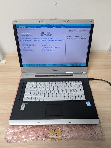 Fujitsu amilo pro - v2055,