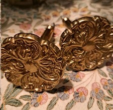 2 sehr hochwertige schwere Messing Halterungen für Schals Gardinen Vorhänge