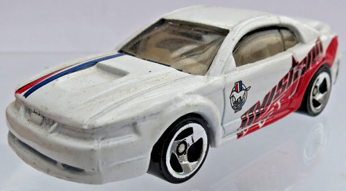 Weißer hot wheels mustang - hot,