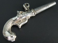 Taschenuhrschlüssel Silber Pistolen Form von ca 1860