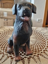 Hundefigur,  Rottweiler aus Keramik,  13,5 cm lang,  10 cm breit,  21 cm hoch
