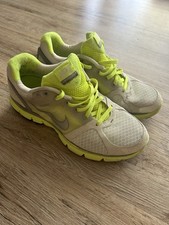 Nike Schuhe Laufschuhe Gr. 40