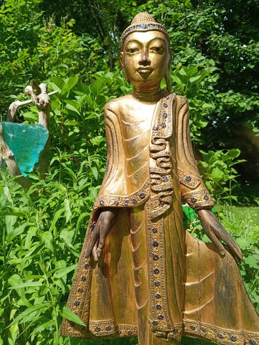 Stehender buddha geschnitzte - buddha,