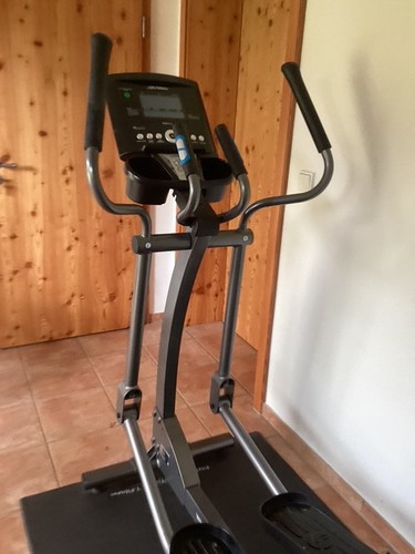 Crosstrainer life fitness - fitness, e1