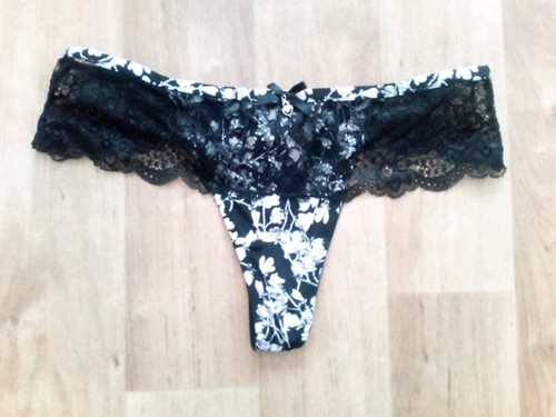 ~STRING/TANGA~schwarz/weiß/ro
