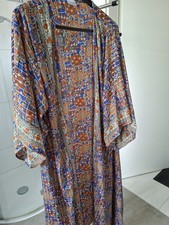 neuer , weich fließender Seiden Morgenmantel in anspruchvoller Musterung