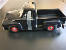 Road Legends 1:18 Ford F-100