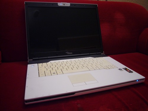 Fujitsu siemens amilo ms2242