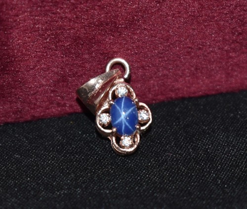 Oval geschliffener blauer