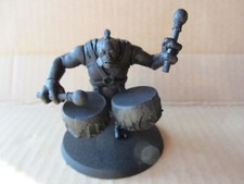 GW Herr der Ringe - Trommler Troll - grundiert - Kunststoff -