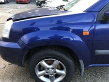 Nissan X-Trail T30 Kotflügel Fender vorn links Kunststoff BW6 Dark Blue Perl