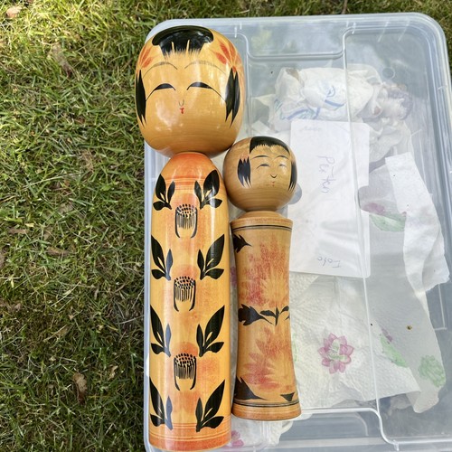 Narugo kokeshi von yusa - kokeshi,