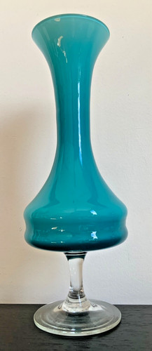 Opalinglas vase auf fuß - vase,