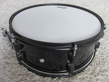 Stagg 14" x 5,5" Zoll Snare Drum Schwarz mit 6 x 2 Böckchen
