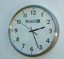 neuwertige - Mobil 1 - Uhr - Werbeuhr  mit Funktion