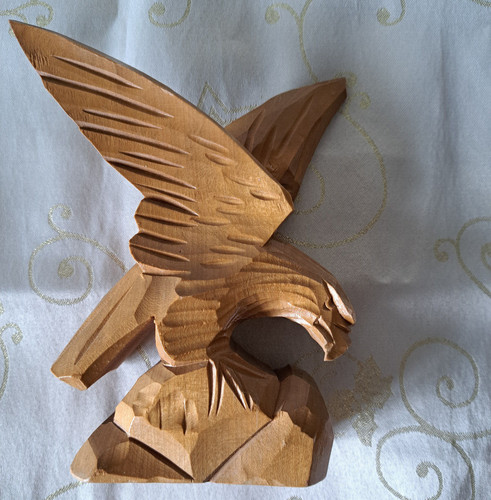 Holzfigur geschnitzter adler - geschnitzter,