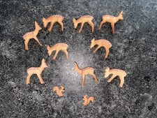 9 Rehe und 2 Eichhörnchen geschnitzt Reh geschnitzte Krippenfiguren Holz Tiere