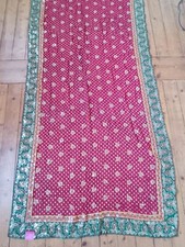 Indischer Saree Sari rot goldfarben Goldpailletten verspiegelt 625 x 100 cm