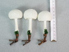 alt 3 weiße Pilze auf Klemme Schnee Glitzer Clip Christbaumschmuck Lauscha antik