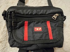 Diesel Bauchtasche vielseitig schwarz rot Handtasche Schultertasche viele Fächer