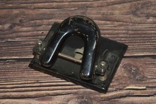 kleiner alter Locher -