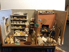 Antiker Puppen Bäckerladen mit Backstube