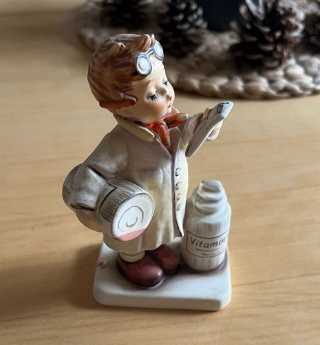 Goebel porzellanfigur junge - goebel,