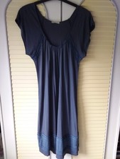 Kleid von (ethic) soul in der Größe L, Farbe taubenblau, knielang